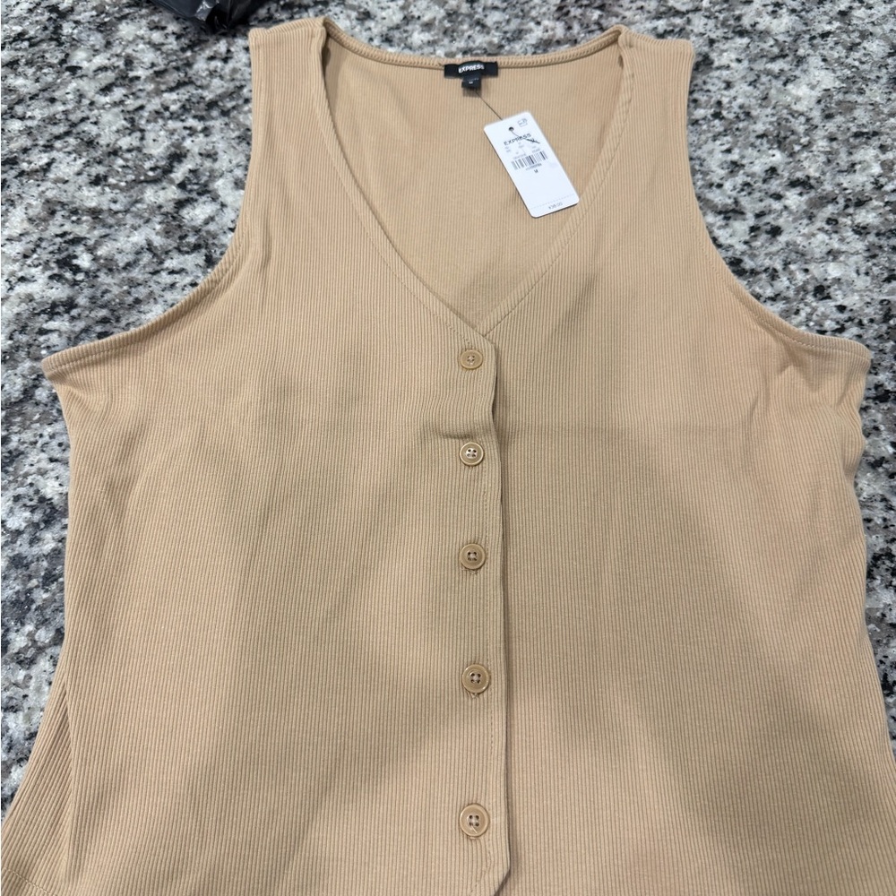 Express Beige Button-Front Ribbed Tank - Picture 3 of 8